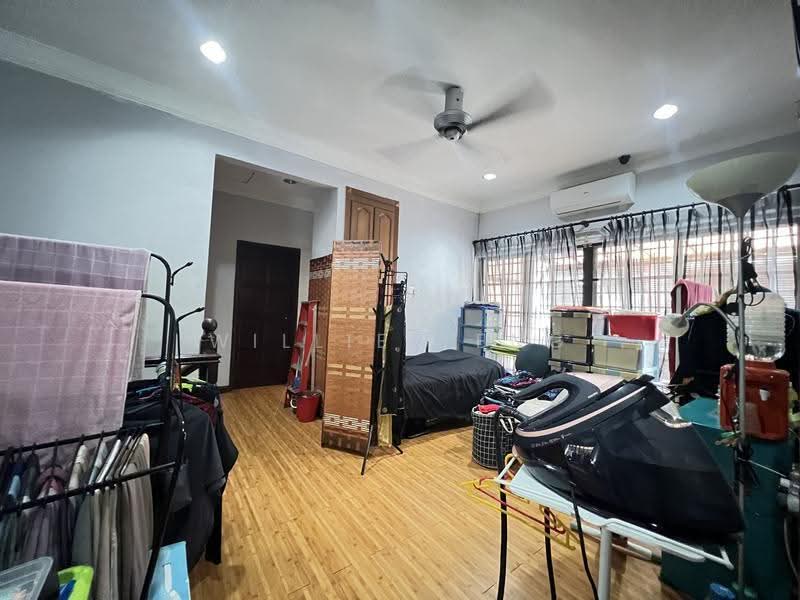 Rumah Berkembar untuk Dijual di Bandar Kinrara Seksyen 6 (Bandar Kinrara) - Willie Teng - Bedroom - PropertyGuru.com.my