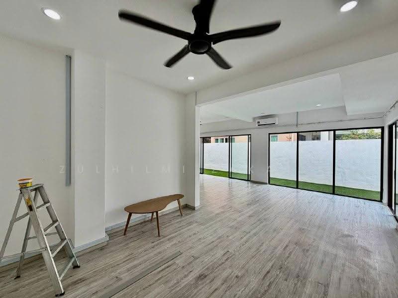 Semi-Detached House for Sale in Taman United (Jalan Klang Lama (Old Klang Road)) - Zulhilmi Zakaria - Living Room - PropertyGuru.com.my