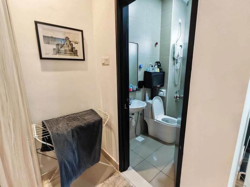 Rumah Teres 2-Tingkat untuk Dijual di Bandar Cemerlang (Ulu Tiram) - Ken Liew - Bathroom - PropertyGuru.com.my