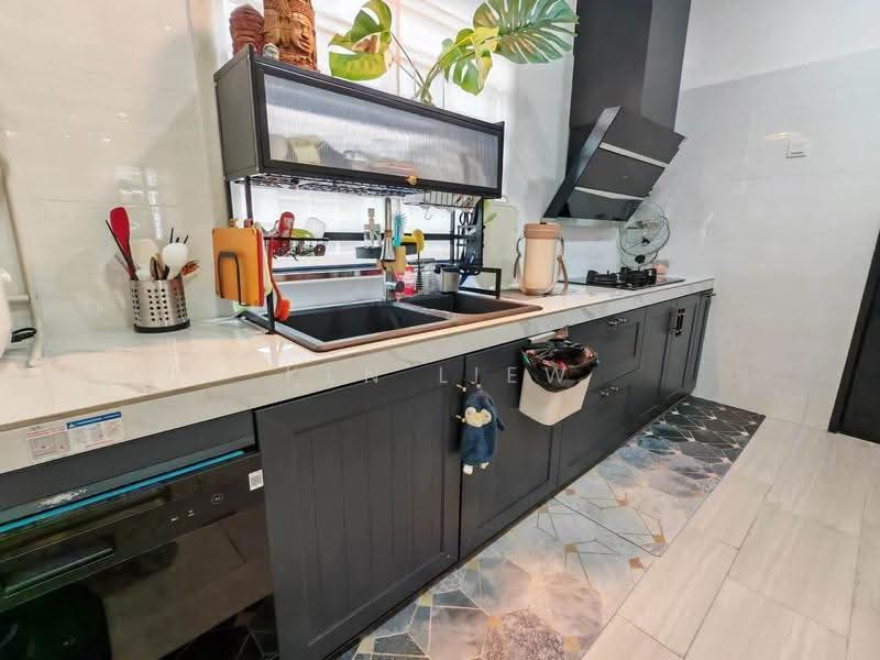 Rumah Teres 2-Tingkat untuk Dijual di Bandar Cemerlang (Ulu Tiram) - Ken Liew - Kitchen - PropertyGuru.com.my