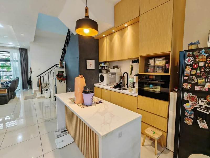 Rumah Teres 2-Tingkat untuk Dijual di Bandar Cemerlang (Ulu Tiram) - Ken Liew - Kitchen - PropertyGuru.com.my