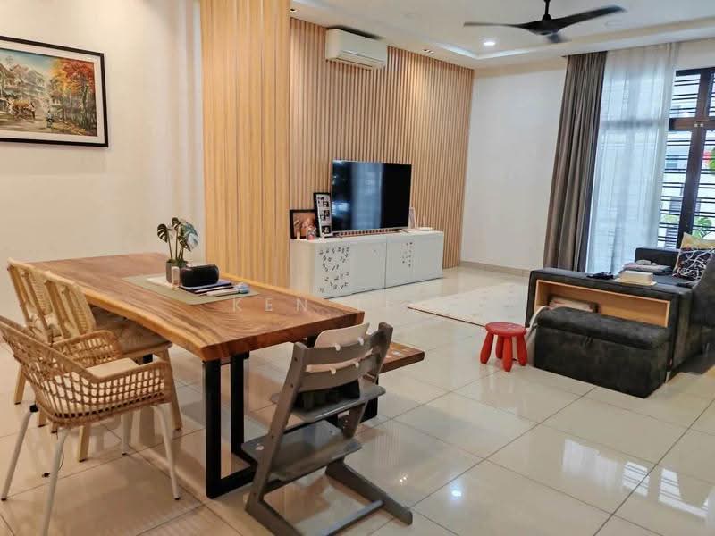 Rumah Teres 2-Tingkat untuk Dijual di Bandar Cemerlang (Ulu Tiram) - Ken Liew - Living Room - PropertyGuru.com.my