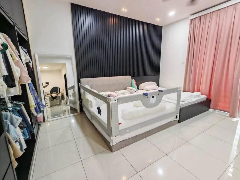 Rumah Teres 2-Tingkat untuk Dijual di Bandar Cemerlang (Ulu Tiram) - Ken Liew - Bedroom - PropertyGuru.com.my