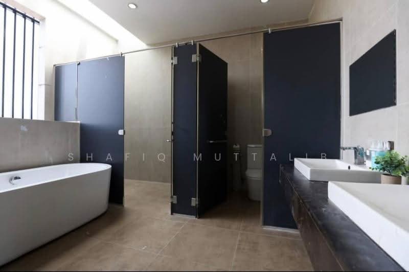 Rumah Berkembar untuk Disewa di Taman Desa Ros (Kajang) - Shafiq Muttalib - Bathroom - PropertyGuru.com.my