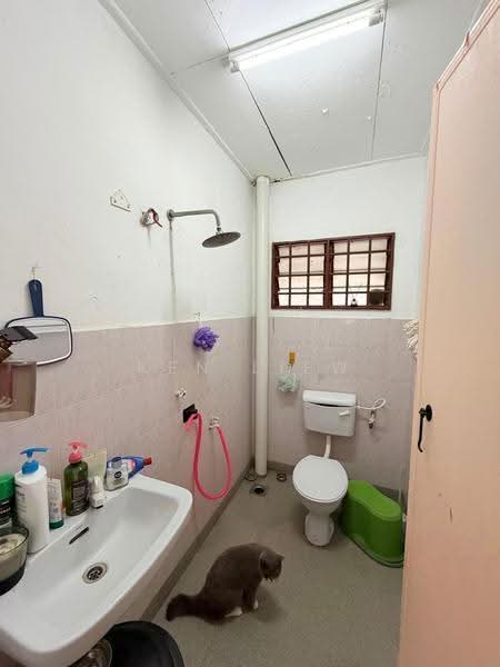 2-storey Terraced House for Sale in Nusantara Prima (Gelang Patah) - Ken Liew - Bathroom - PropertyGuru.com.my