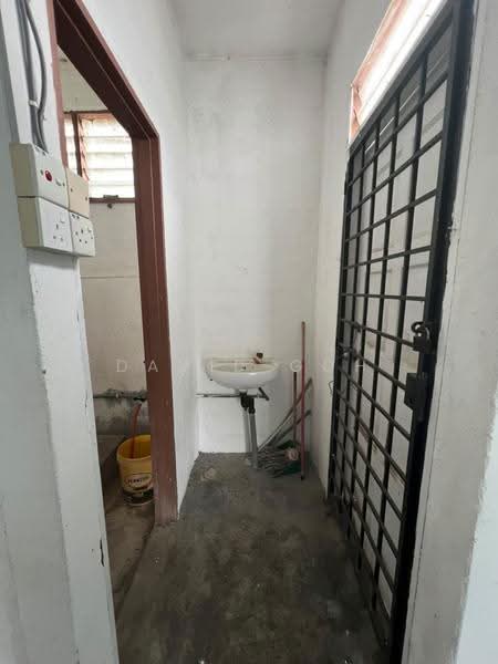 Rumah Teres 2-Tingkat untuk Dijual di Taman baiduri (Labu) - David Goh - Interior - PropertyGuru.com.my