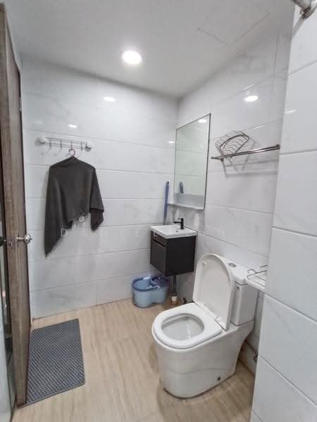 Kediaman Servis untuk Disewa di Country Garden Central Park - Daniel Ling - Bathroom - PropertyGuru.com.my