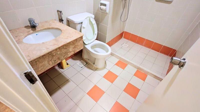 Condominium for Sale at Bungaraya Condominium - Duncan Lee - Bathroom - PropertyGuru.com.my