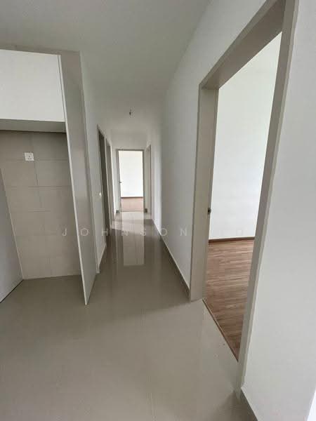 Kediaman Servis untuk Dijual di Residensi Ava @ Kiara Bay - Johnson Ho - Corridor - PropertyGuru.com.my