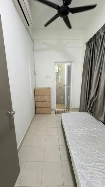 Kediaman Servis untuk Disewa di SkyVille 8 @ Benteng 8 - Leanne Chia - Bedroom - PropertyGuru.com.my