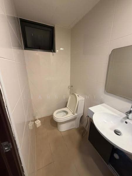 Kediaman Servis untuk Disewa di SkyVille 8 @ Benteng 8 - Leanne Chia - Bathroom - PropertyGuru.com.my