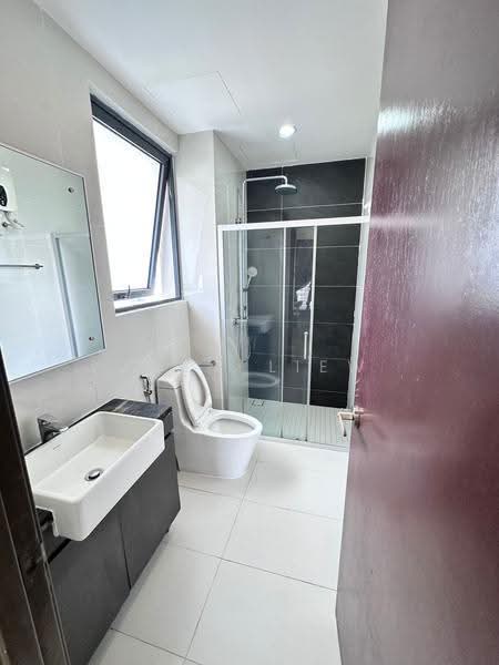 Condominium for Rent at Lovell @ Country Garden Danga Bay - Jack Liew - Bathroom - PropertyGuru.com.my