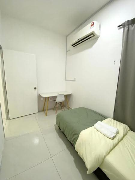 Condominium for Rent at Royal Strand @ Country Garden Danga Bay - Jack Liew - Bedroom - PropertyGuru.com.my