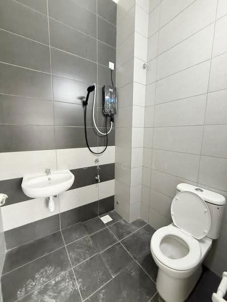 Rumah Teres untuk Disewa di Johor Bahru (Johor) - Jack Chai - Bathroom - PropertyGuru.com.my