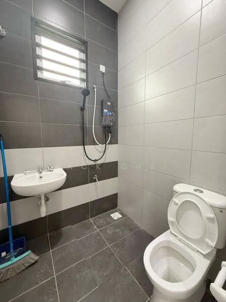Rumah Teres untuk Disewa di Johor Bahru (Johor) - Jack Chai - Bathroom - PropertyGuru.com.my