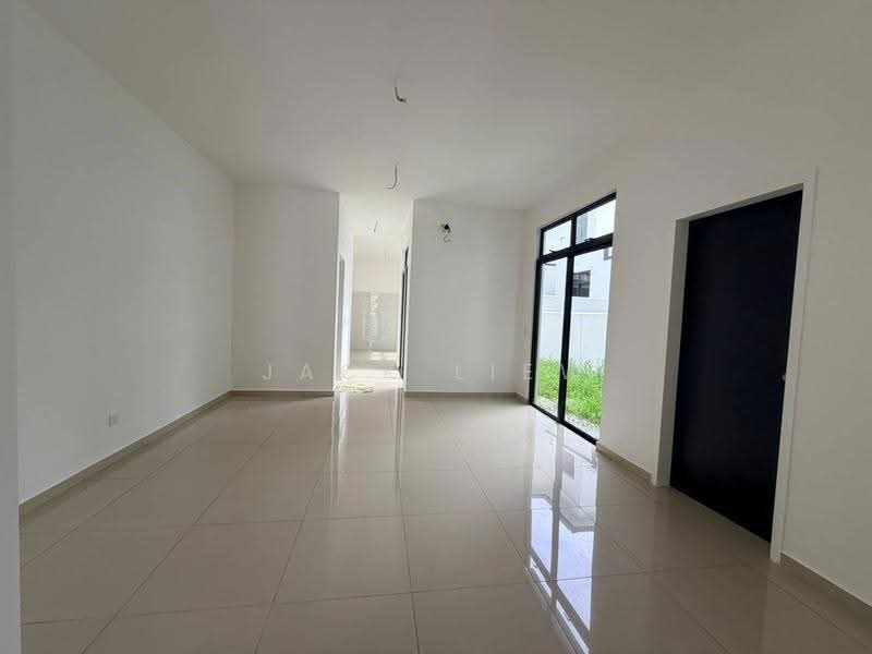 Rumah Teres 2-Tingkat untuk Dijual di The Commune Eco Botanic (Iskandar Puteri (Nusajaya)) - Jack Liew - Living Room - PropertyGuru.com.my