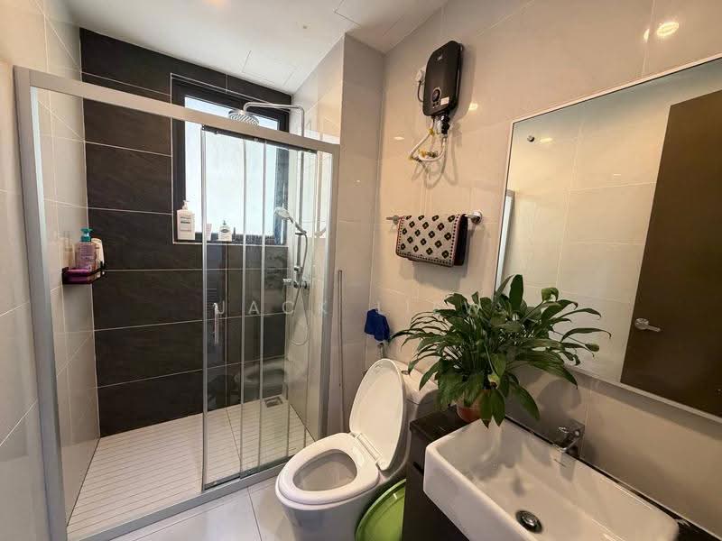 Condominium for Sale at Bay Point @ Country Garden Danga Bay - Jack Liew - Bathroom - PropertyGuru.com.my