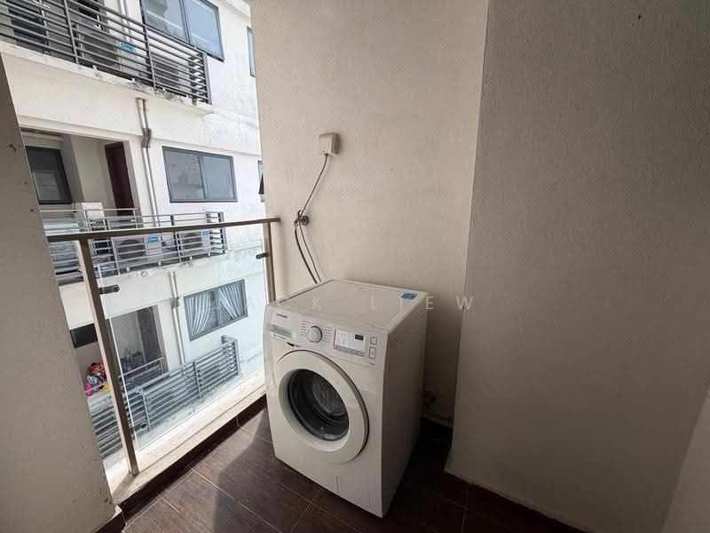 Kondominium untuk Dijual di Royal Strand @ Country Garden Danga Bay - Jack Liew - PropertyGuru.com.my
