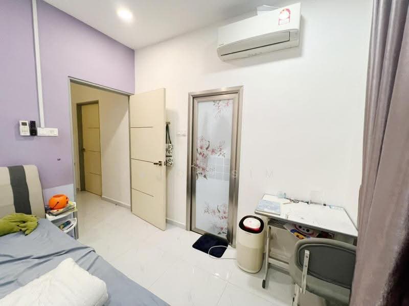 2-storey Terraced House for Sale in Bandar Baru Permas Jaya (Permas Jaya) - Jason Sim - Bedroom - PropertyGuru.com.my
