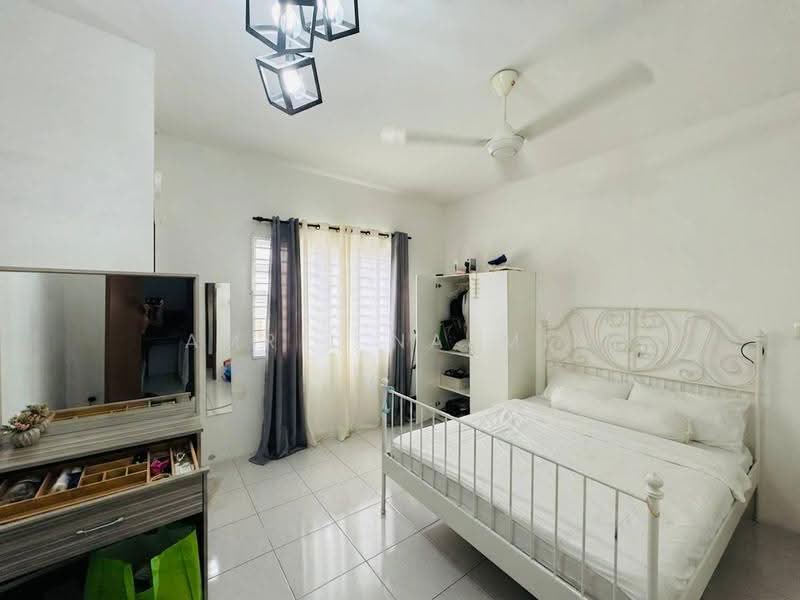 2-storey Terraced House for Sale in Taman Desiran Bayu (Puchong) - Amril Najmin - Bedroom - PropertyGuru.com.my