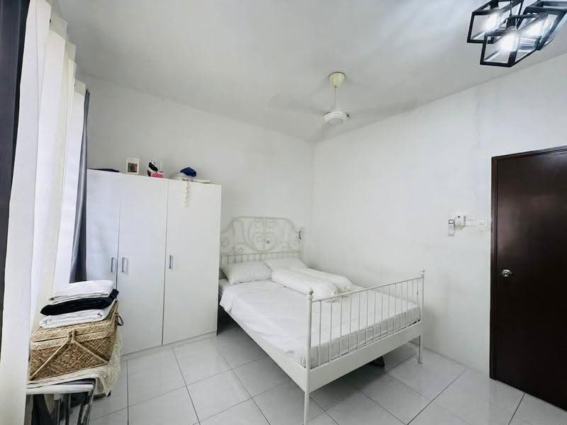 2-storey Terraced House for Sale in Taman Desiran Bayu (Puchong) - Amril Najmin - Bedroom - PropertyGuru.com.my