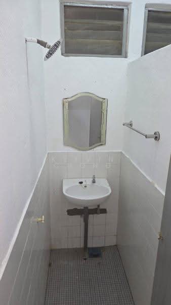 Rumah Teres 1-Tingkat untuk Dijual di Taman Klebang Restu (Chemor) - Kelvin Chong - Bathroom - PropertyGuru.com.my