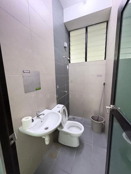 Rumah Teres 2-Tingkat untuk Disewa di Bandar Seri Alam (Masai) - Eden Liew - Bathroom - PropertyGuru.com.my