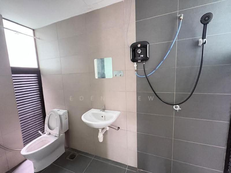 Rumah Teres 2-Tingkat untuk Disewa di Bandar Seri Alam (Masai) - Eden Liew - Bathroom - PropertyGuru.com.my