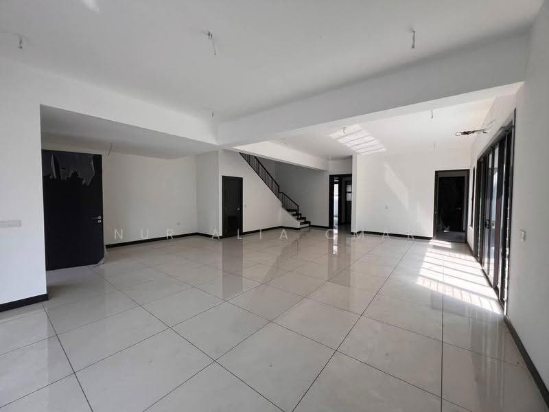 Semi-Detached House for Sale in Elmina (Shah Alam) - Nur Alia Omar - Living Room - PropertyGuru.com.my