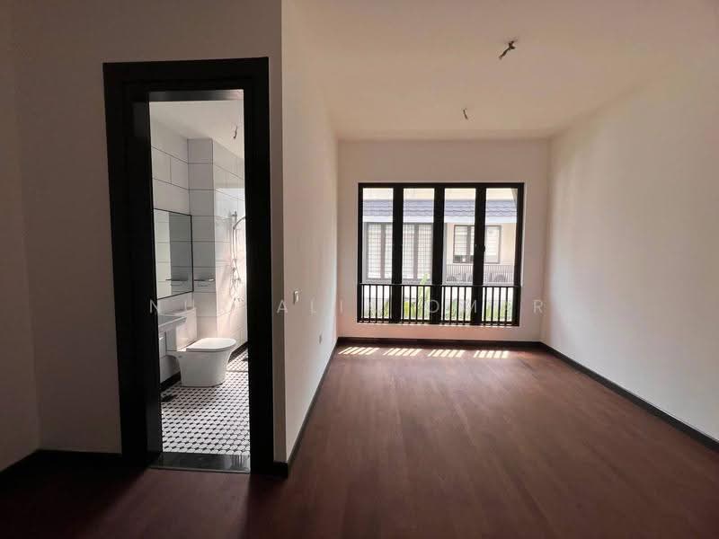 Semi-Detached House for Sale in Elmina (Shah Alam) - Nur Alia Omar - Bathroom - PropertyGuru.com.my