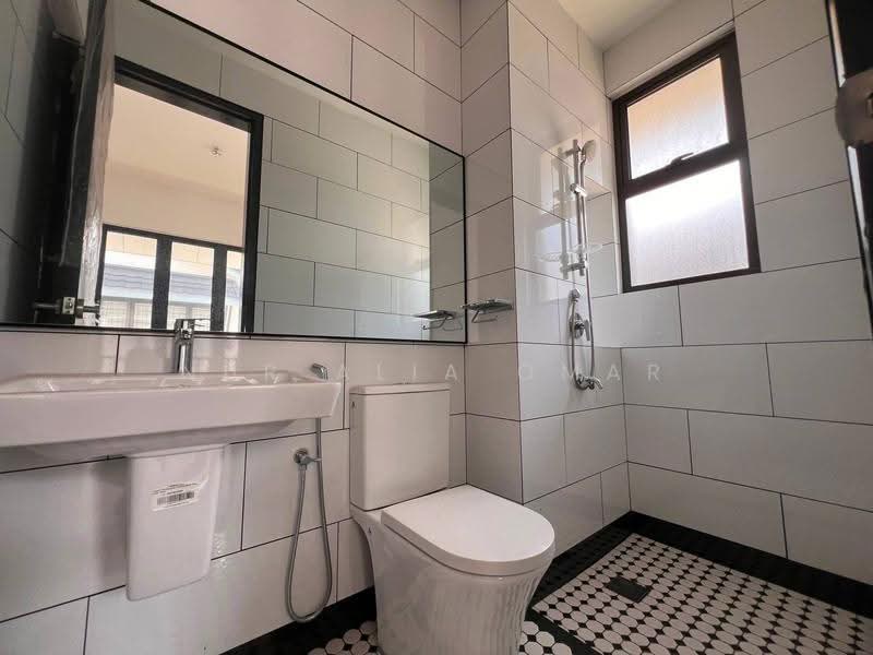 Semi-Detached House for Sale in Elmina (Shah Alam) - Nur Alia Omar - Bathroom - PropertyGuru.com.my
