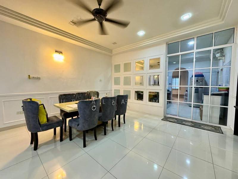 Rumah Berkembar untuk Dijual di D'Kayangan (Shah Alam) - Nur Alia Omar - Dining Room - PropertyGuru.com.my