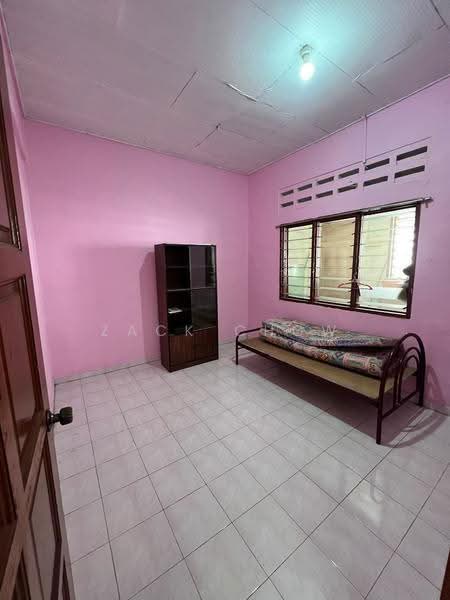 1-storey Terraced House for Sale in Taman Ungku Tun Aminah (Skudai) - Zack Chow - Bedroom - PropertyGuru.com.my