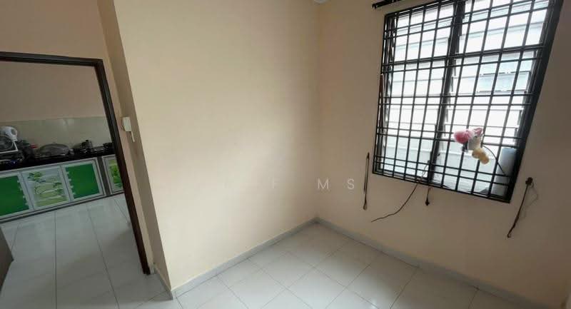 Rumah Teres 1-Tingkat untuk Dijual di Bandar Putra Kulai (Kulai) - Arif MS - Kitchen - PropertyGuru.com.my