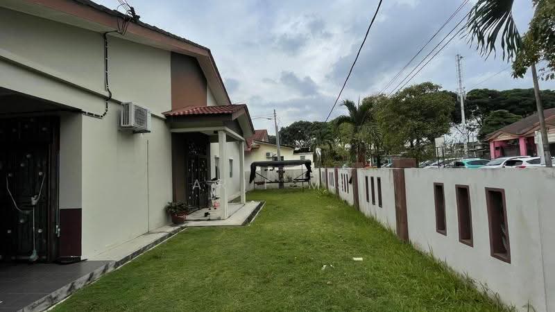 Rumah Teres 1-Tingkat untuk Dijual di Bandar Putra Kulai (Kulai) - Arif MS - Exterior - PropertyGuru.com.my