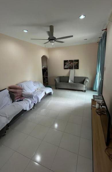 Rumah Teres 1-Tingkat untuk Dijual di Bandar Putra Kulai (Kulai) - Arif MS - Living Room - PropertyGuru.com.my