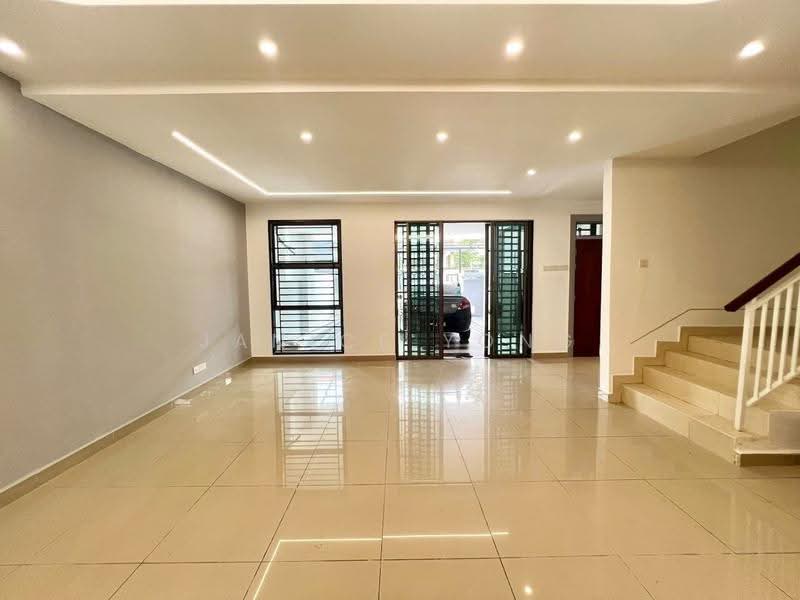 Rumah Teres 2-Tingkat untuk Dijual di Bandar Dato Onn (Tebrau) - Janice Yong - Living Room - PropertyGuru.com.my