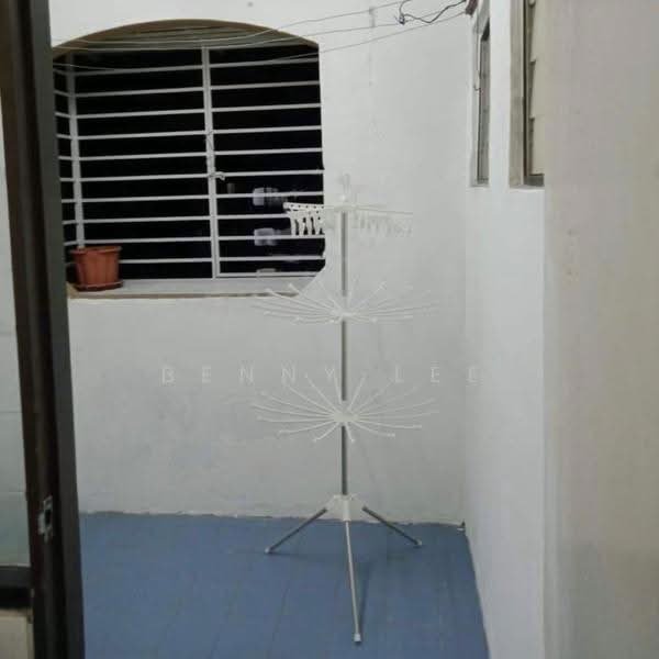 Pangsapuri untuk Disewa di Zapin Apartment - Benny Lee - Balcony - PropertyGuru.com.my