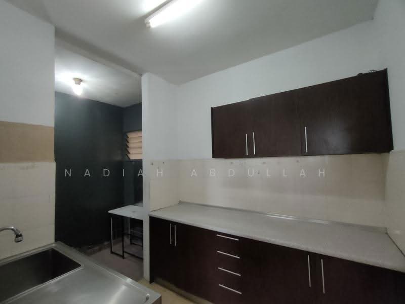 Apartment for Sale at Laguna Biru - Nadiah Abdullah - Kitchen - PropertyGuru.com.my