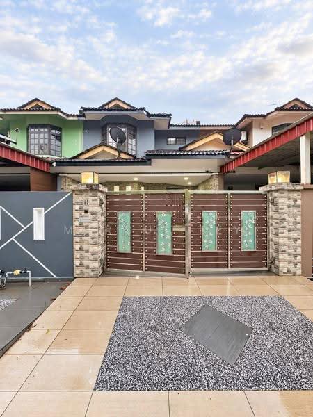 2-storey Terraced House for Sale in Taman Tampoi Indah (Tampoi) - Marcus Tey - Exterior - PropertyGuru.com.my