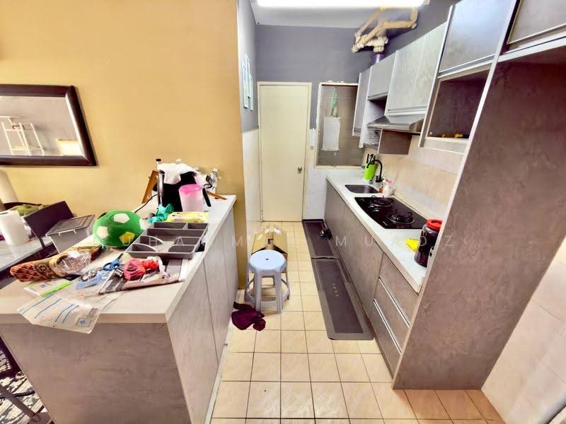 Kondominium untuk Dijual di Desaminium Flora - Muhammad Muadz - Kitchen - PropertyGuru.com.my