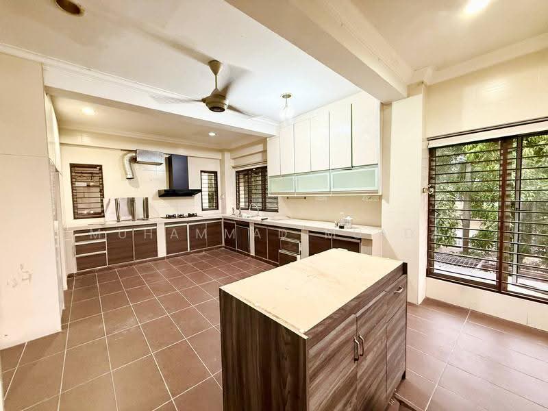 Rumah Teres 2.5-Tingkat untuk Dijual di Puchong (Selangor) - Muhammad Muadz - Kitchen - PropertyGuru.com.my