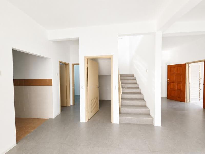 Semi-Detached House for Sale in Bandar Putra Permai (Seri Kembangan) - Sky Lim - Interior - PropertyGuru.com.my