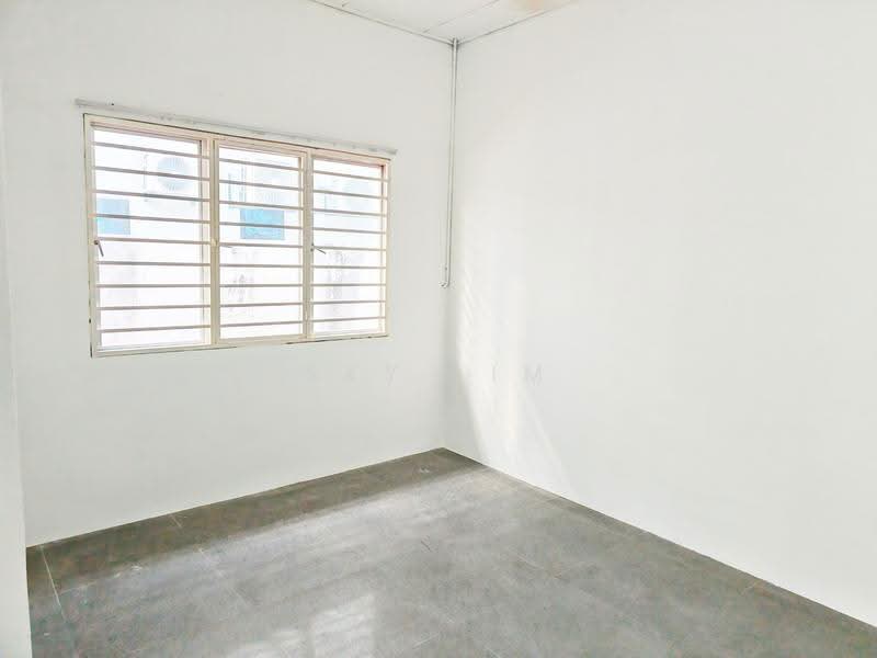 Semi-Detached House for Sale in Bandar Putra Permai (Seri Kembangan) - Sky Lim - Interior - PropertyGuru.com.my