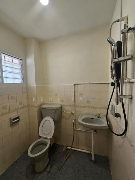 Rumah Teres 2-Tingkat untuk Disewa di Taman Jaya Baru (Cheras) - Kent Fatt - Bathroom - PropertyGuru.com.my
