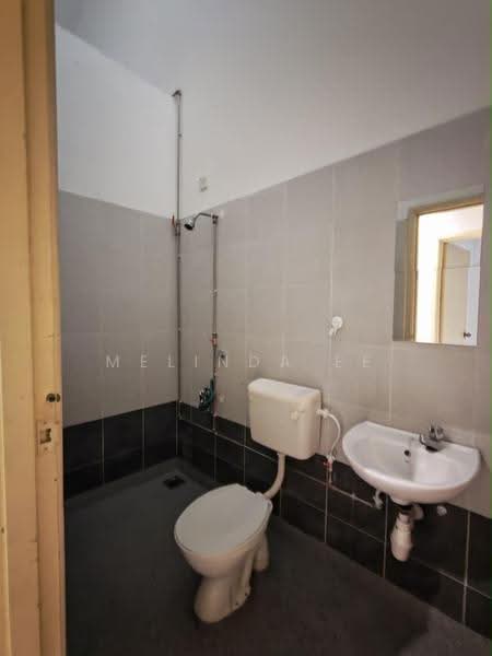 Rumah Teres 2-Tingkat untuk Dijual di Taman JP Perdana (Johor Bahru) - Melinda Ee - Bathroom - PropertyGuru.com.my