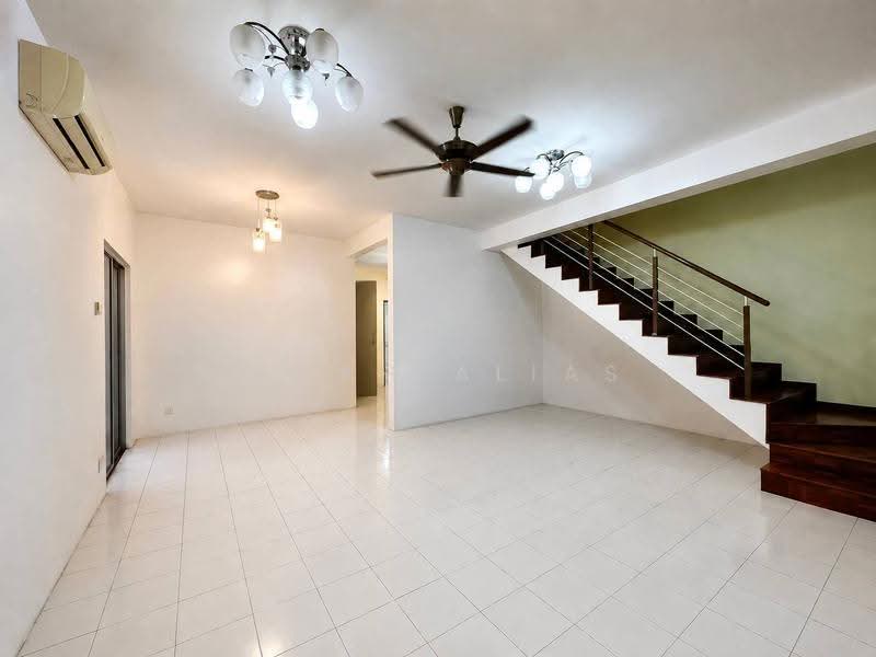 Rumah Kluster untuk Dijual di Setia Impian (Setia Alam) - Izzah Alias - Living Room - PropertyGuru.com.my