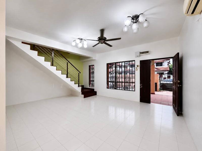 Rumah Kluster untuk Dijual di Setia Impian (Setia Alam) - Izzah Alias - Living Room - PropertyGuru.com.my