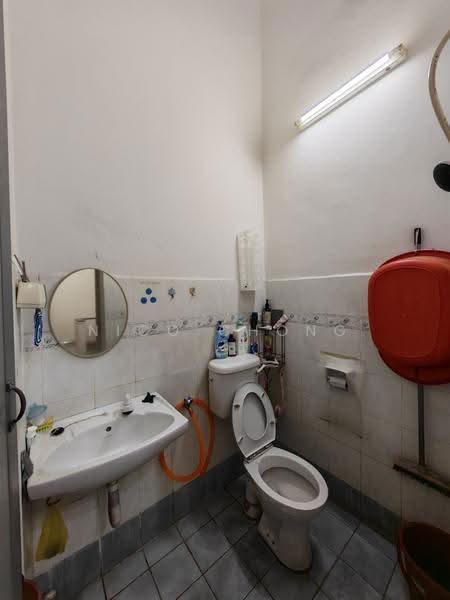 Rumah Teres 2-Tingkat untuk Dijual di Taman Setia Indah (Tebrau) - Nico Chong - Bathroom - PropertyGuru.com.my