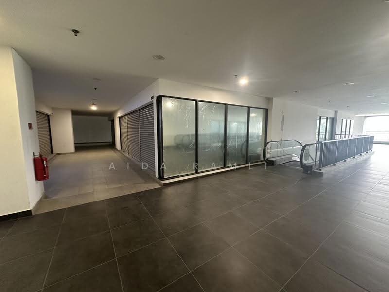 Retail Office for Rent in Bukit Jelutong (Shah Alam) - Aida Ramli - Corridor - PropertyGuru.com.my